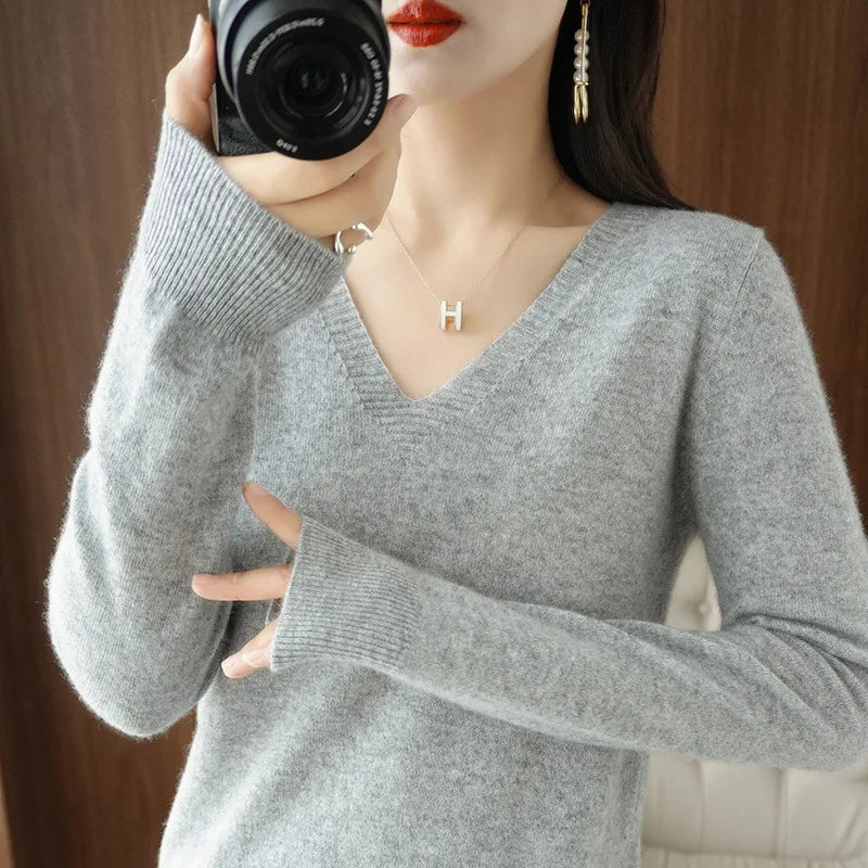 Pull en maille à col V lacé – Femme