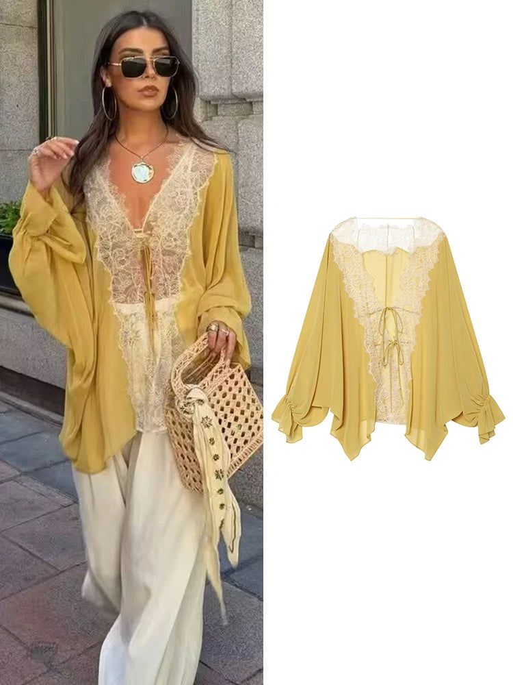 Blouse en dentelle à manches lanterne – Femme
