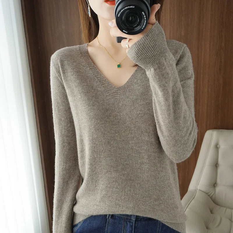 Pull en maille à col V lacé – Femme