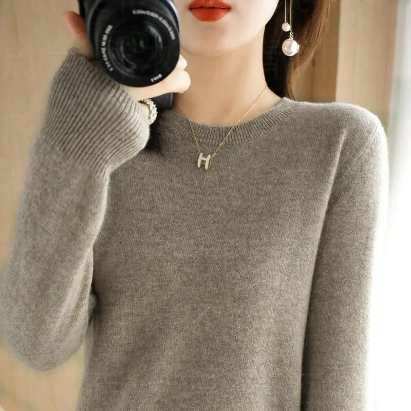 Pull fin en maille à col rond – Femme
