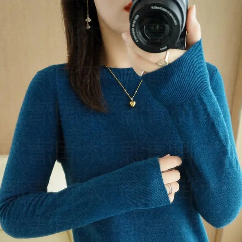 Pull fin en maille à col rond – Femme