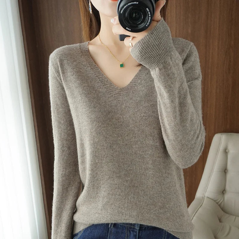 Pull en maille à col V lacé – Femme